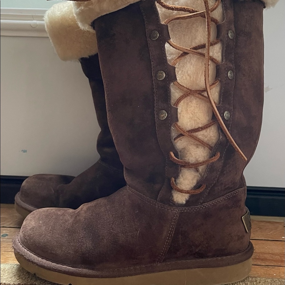 Ugg Upside Lace Up Women’s Boots Size 5
